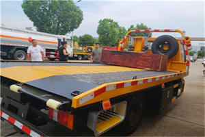 中兴镇附近拖车电话号码服务