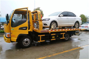 中兴镇附近拖车救援24小时服务热线